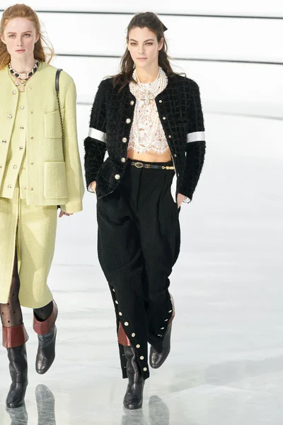 Look 2